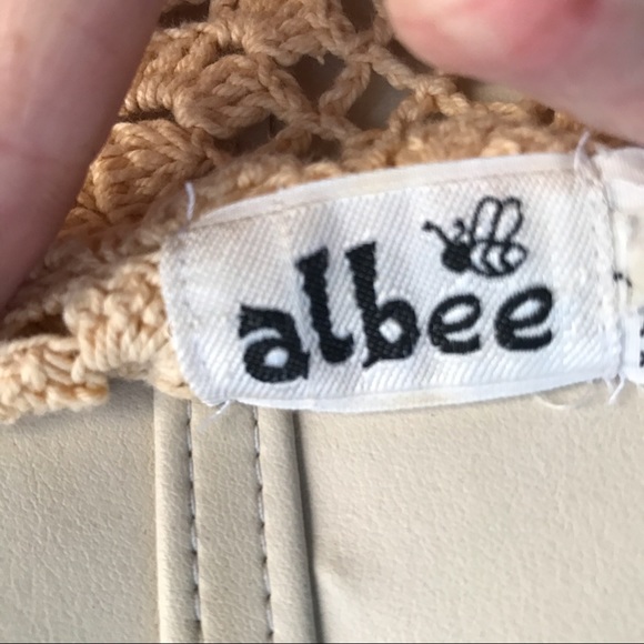 DONATED-Hippie chic crotchet top - Picture 6 of 7